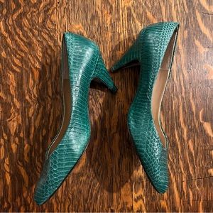Vintage Green Snake Skin Kitten Heels